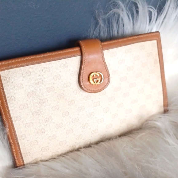 Vintage Gucci Leather  Clutch - Picture 1 of 16